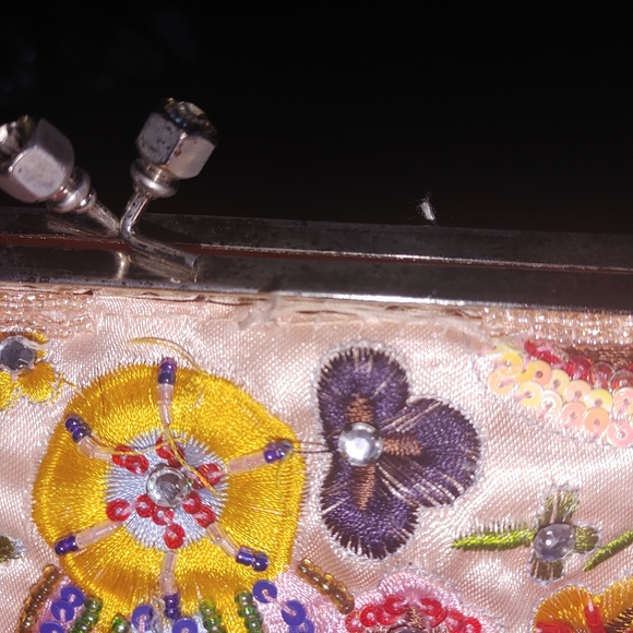 Ladies Clutch Purse Beads with flowers shaps - Picture 4 of 5
